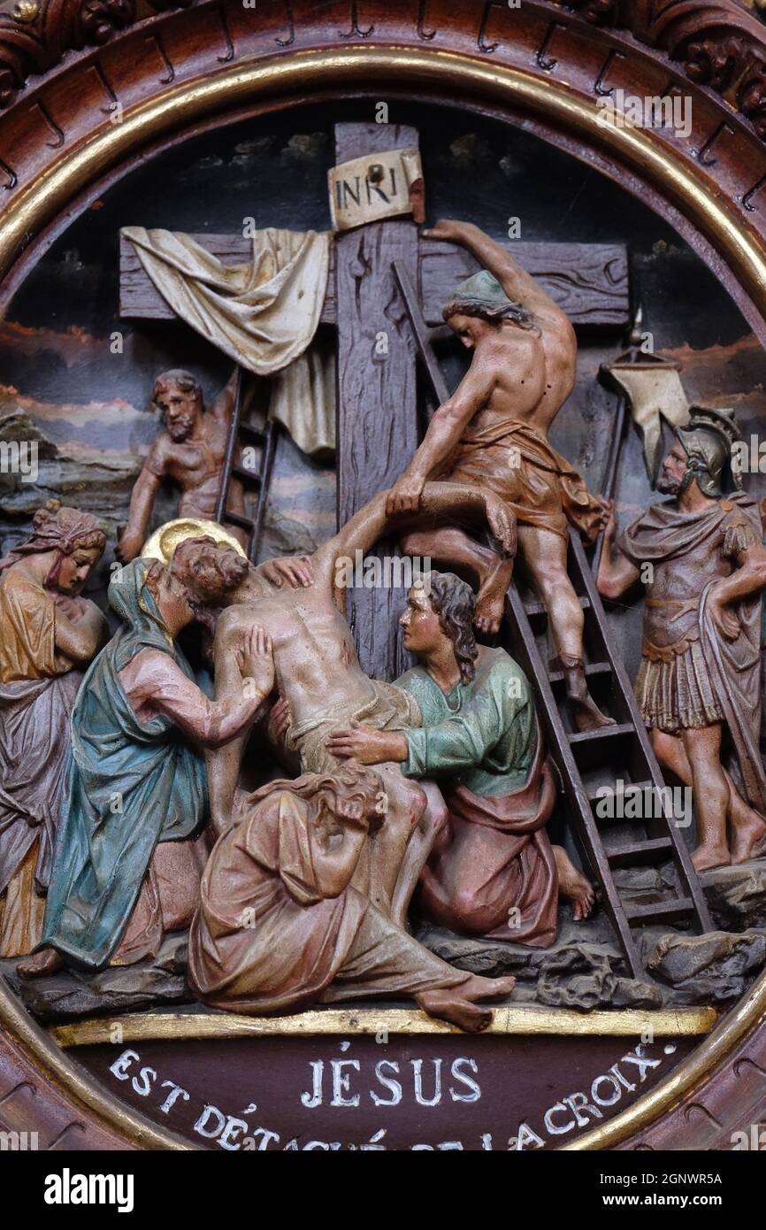 13e Chemin de Croix,le corps de Jésus est déposé de la croix, Chartreuse Pleterje en Slovénie, Banque D'Images