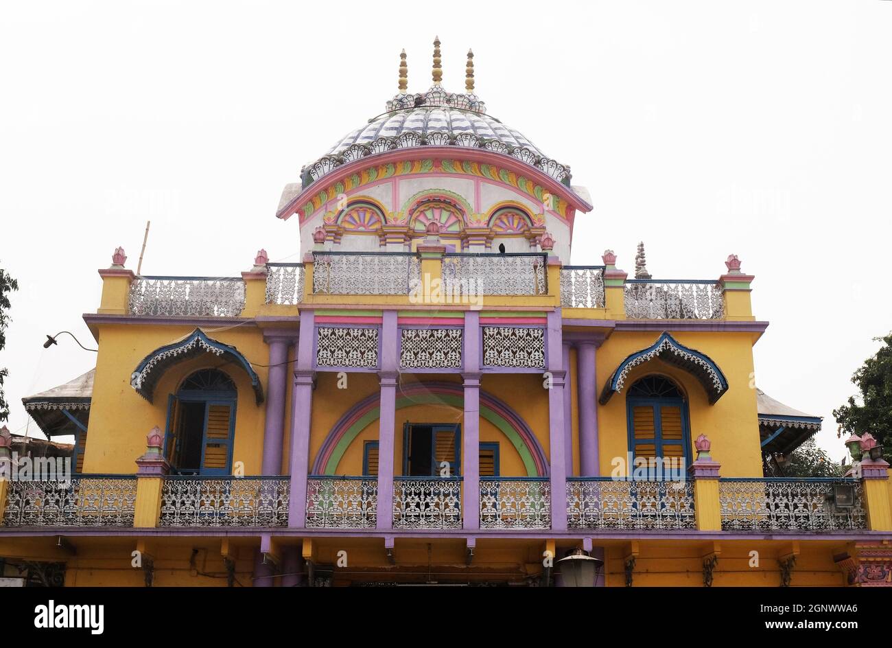 Jain Temple (également appelé Parshwanath Temple) est un temple Jain à Badridas Temple Street à Kolkata, Bengale occidental, Inde Banque D'Images