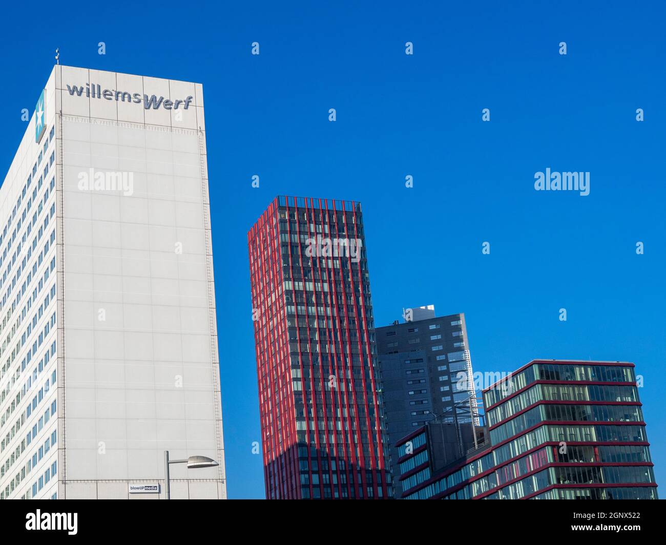 Immeuble Willemswerf près de Nieuwe Maas et autres Scyscrapers - Rotterdam Banque D'Images