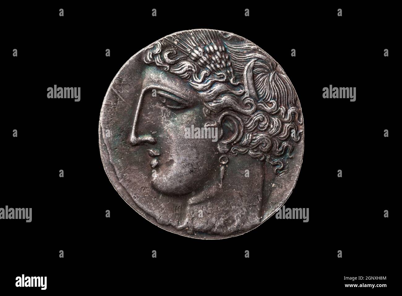 Silver 5 shekel Carthaginian pièce de réplique avec le portrait de Tanit la déesse du ciel et le cheval ailé Pegasus au dos de la première Guerre Punique Banque D'Images