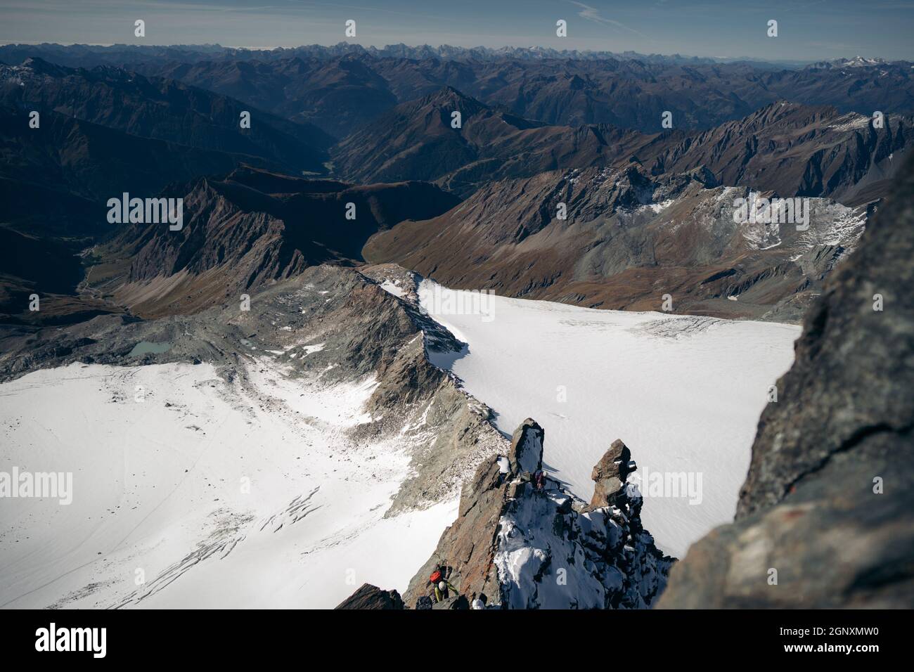 Vue incroyable depuis le plus haut sommet de l'Autriche. Superbe photo du Grossglockner (Großglockner), la plus haute montagne d'Autriche. Banque D'Images