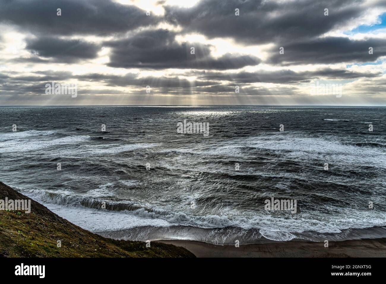 Coucher de soleil sur la mer du Nord pris de la falaise de Bovbjerg. Bovbjerg, Lemvig, Midtjylland, Danemark, Europe. Banque D'Images