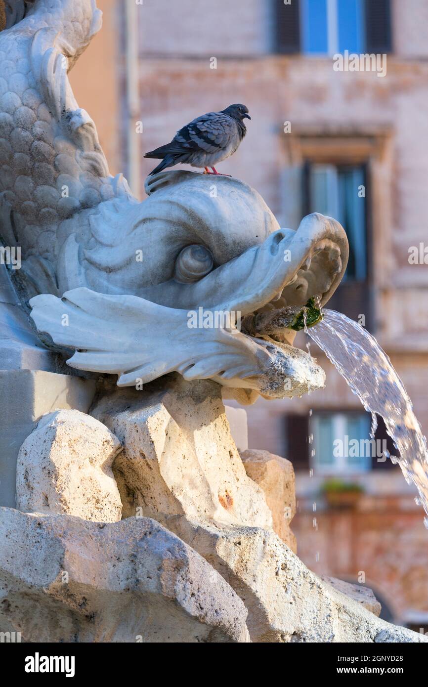 Fontaine du Panthéon sur la Piazza della Rotonda devant le temple du Panthéon, Rome, Italie Banque D'Images