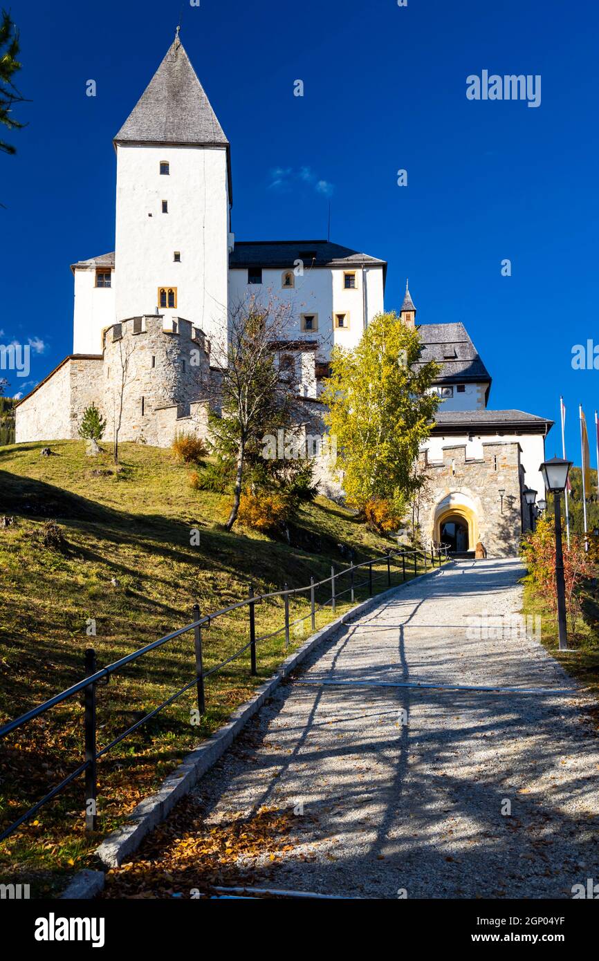 Château de Mauterndorf, quartier de Tamsweg, province de Salzbourg, Autriche Banque D'Images Château de Mauterndorf, quartier de Tamsweg, province de Salzbourg, Autriche Banque D'Images