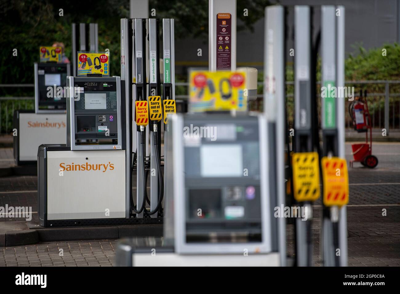 Une station-service de Sainsbury à Bath, dans le Somerset, qui est à court de carburant alors que la crise du carburant se poursuit dans tout le Royaume-Uni. Banque D'Images