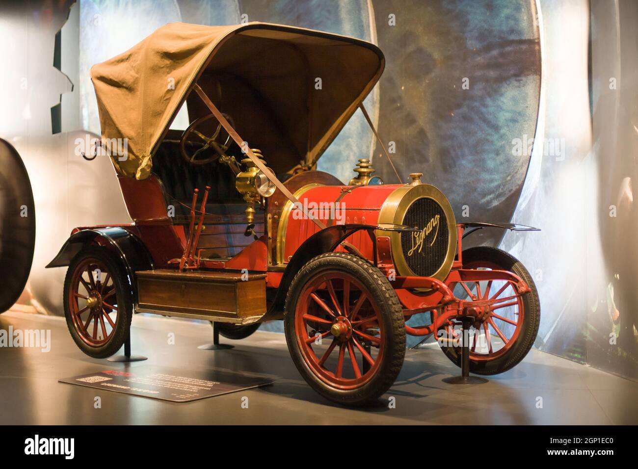 Turin, Italie - 13 août 2021 : Legnano A 6/8 HP présenté au Musée national de l'automobile (MAUTO) à Turin, Italie. Banque D'Images