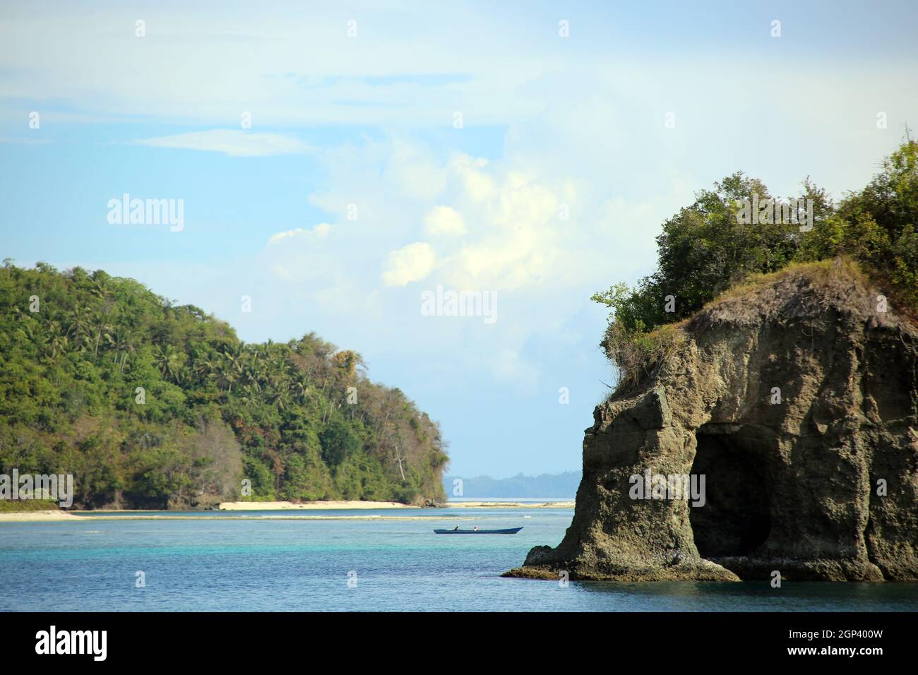 Felsen vor der Insel Siko, Nord-Molukken, Halmahera, Indonésie Banque D'Images