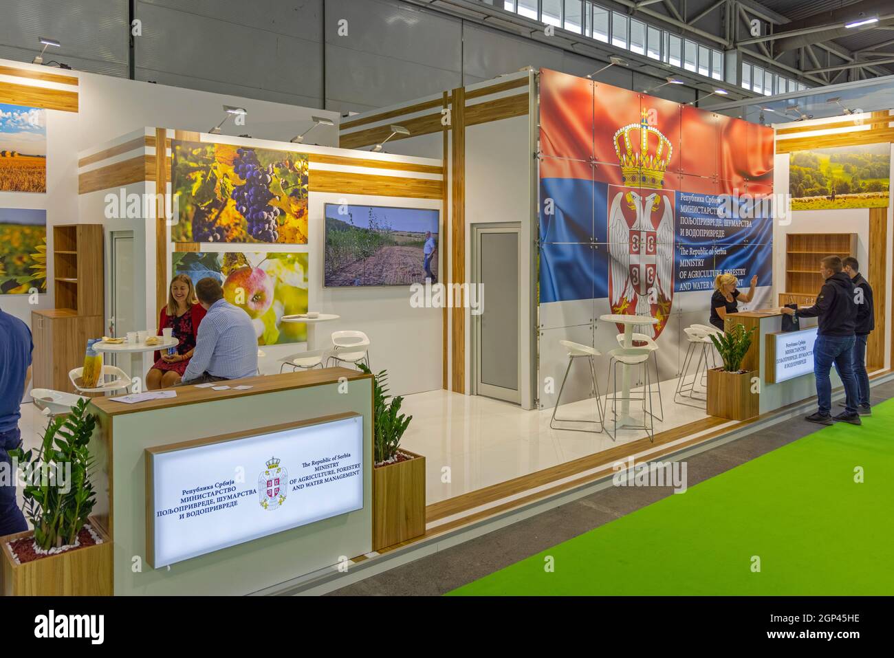 Novi Sad, Serbie - 21 septembre 2021 : stand du ministère de l'Agriculture, de la foresterie et de la gestion de l'eau à l'Expo Trade Fair. Banque D'Images