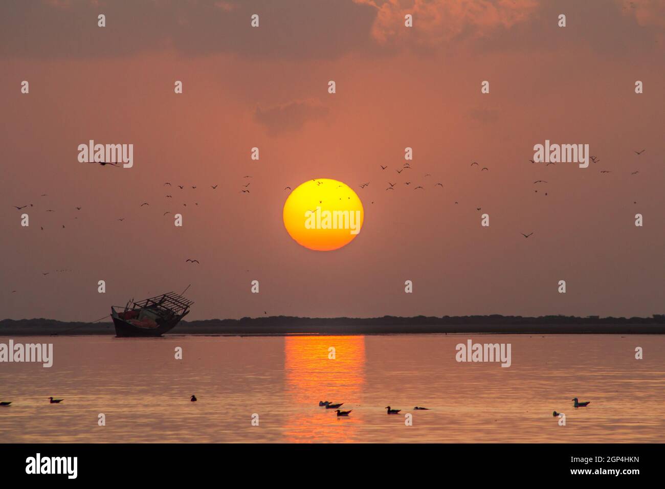 OMAN, ÎLE DE MASIRAH. COUCHER DE SOLEIL SUR L'ÎLE DE MASIRAH. Banque D'Images