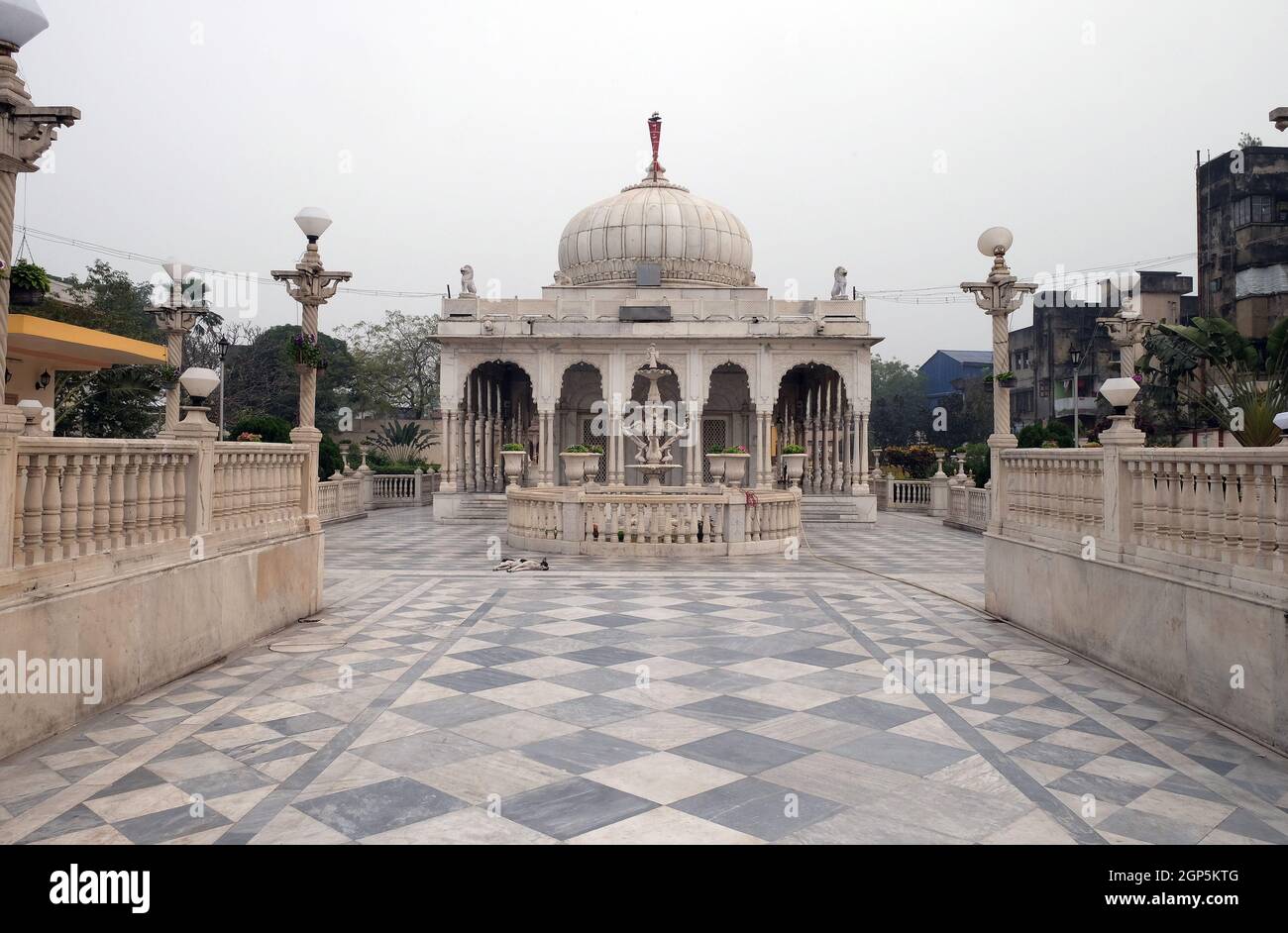 Le temple Jain (également appelé temple Parshwanath) est un temple Jain à Badridas Temple Street est une attraction touristique majeure à Kolkata, Bengale occidental, Inde Banque D'Images
