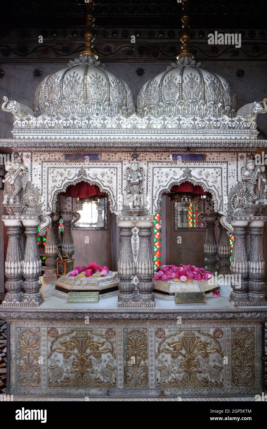 Le temple Jain (également appelé temple Parshwanath) est un temple Jain à Badridas Temple Street est une attraction touristique majeure à Kolkata, Bengale occidental, Inde Banque D'Images