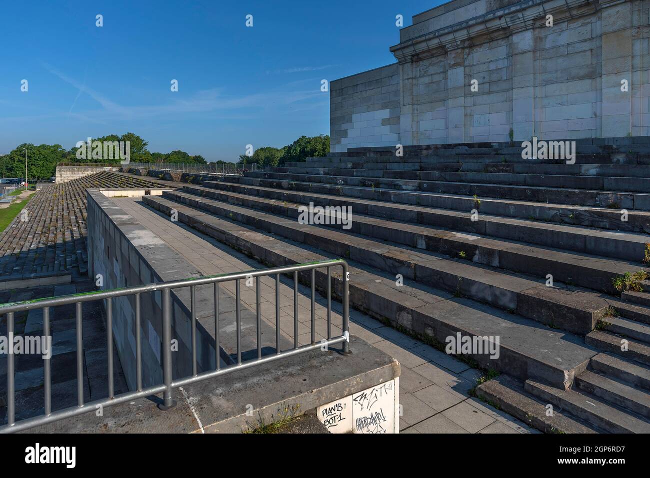 Tribune principale du champ de Zeppelin à partir de 1940 sur l'ancien terrain de rassemblement du Parti nazi, Nuremberg, moyenne-Franconie, Bavière, Allemagne Banque D'Images