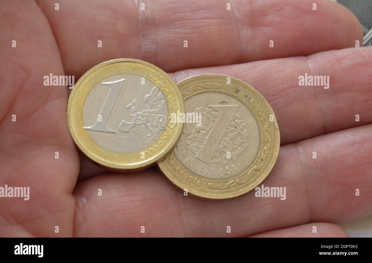 Turkish lira coin Banque de photographies et d'images à haute résolution -  Alamy