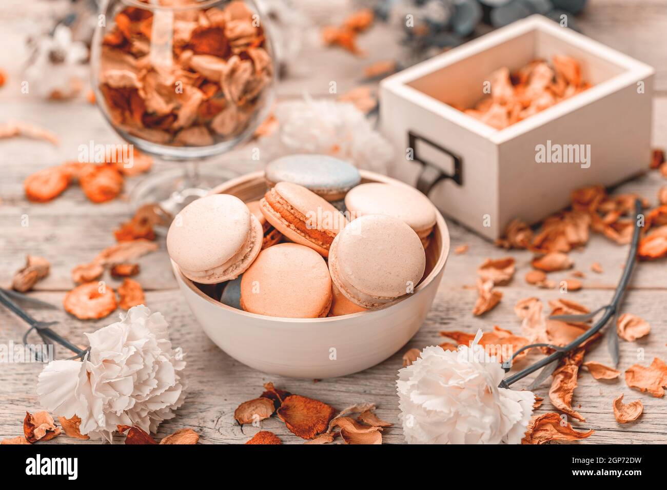 Gros plan sur la vie avec pile de macarons cookies Banque D'Images