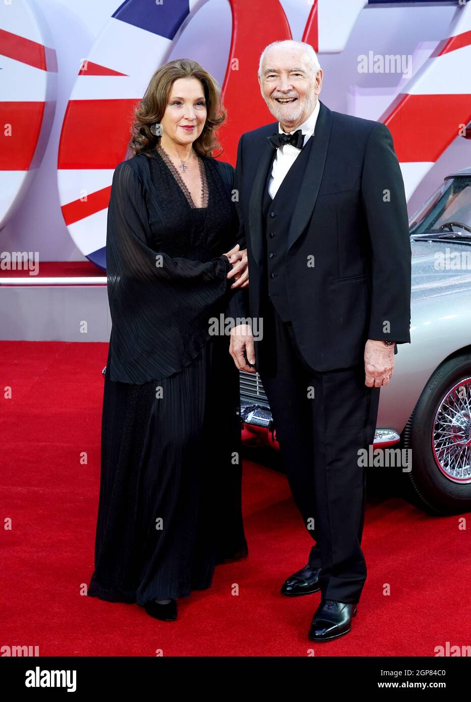 Barbara Broccoli et Michael G. Wilson assistent à la première mondiale de No Time To Die, au Royal Albert Hall de Londres. Date de la photo: Mardi 28 septembre 2021. Banque D'Images