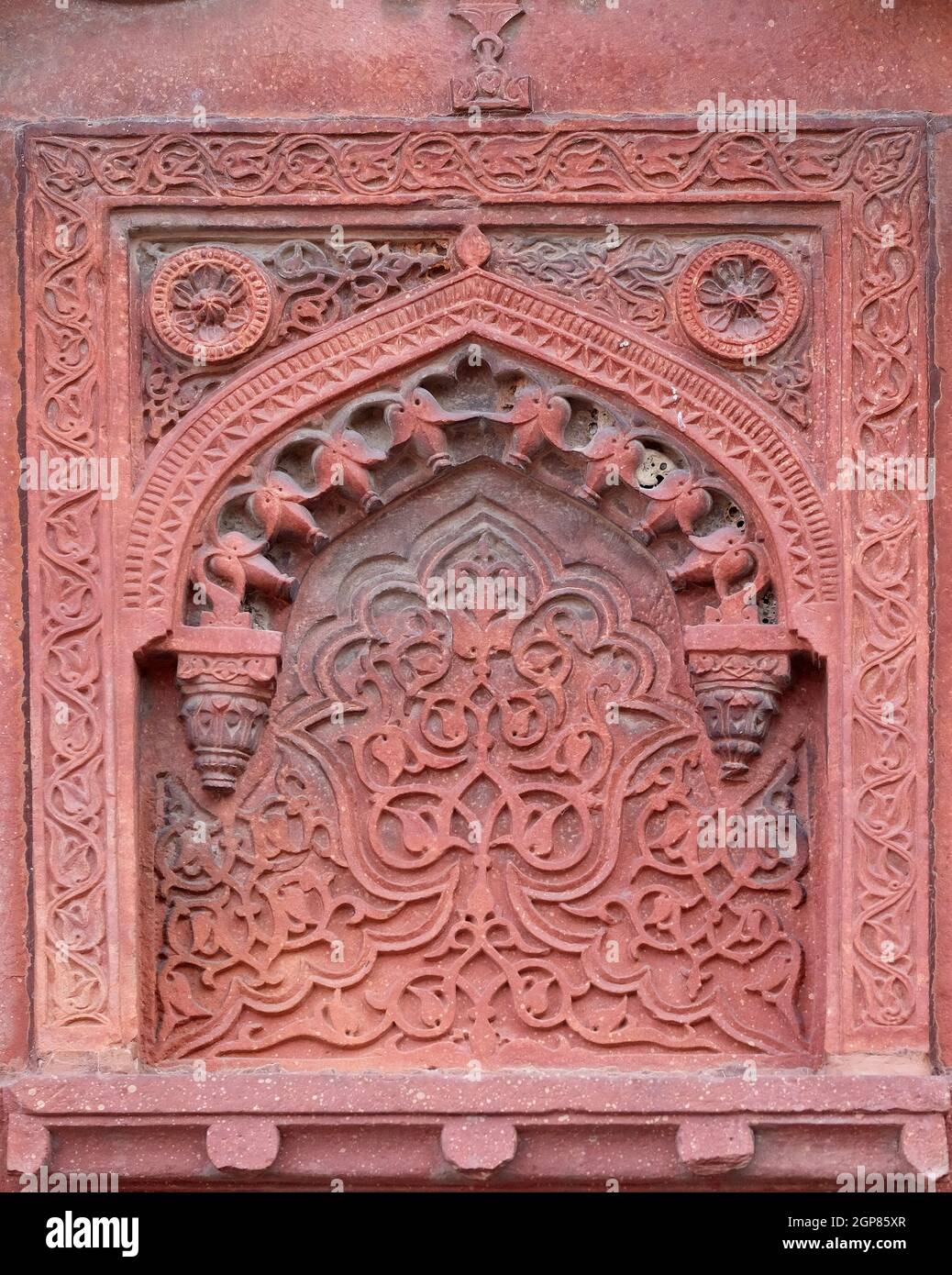 Motif en pierre sur un mur du temple à Red fort, Agra, site classé au patrimoine mondial de l'UNESCO, Inde Banque D'Images