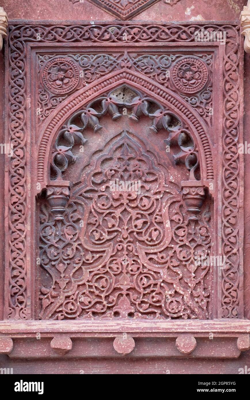 Motif en pierre sur un mur du temple à Red fort, Agra, site classé au patrimoine mondial de l'UNESCO, Inde Banque D'Images