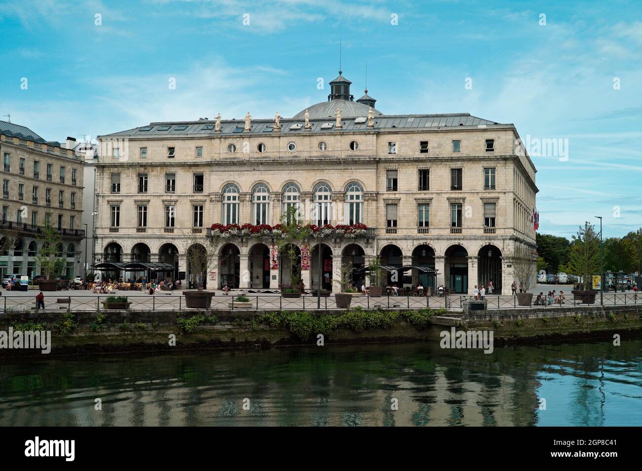 VILLE DE BAYONNE - HÔTEL DE VILLE ET THÉÂTRE - PONT - CATHÉDRALE - VUE SUR LA VILLE PÉRIODE ESTIVALE - AQUITAINE FRANCE - PAYS BASQUE FRANÇAIS © FRÉDÉRIC BEAUMONT Banque D'Images