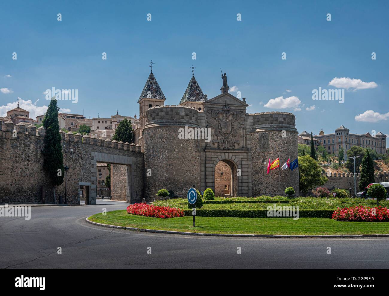 Puerta de Bisagra ou porte Alfonso VI dans la ville de Tolède, Espagne Banque D'Images