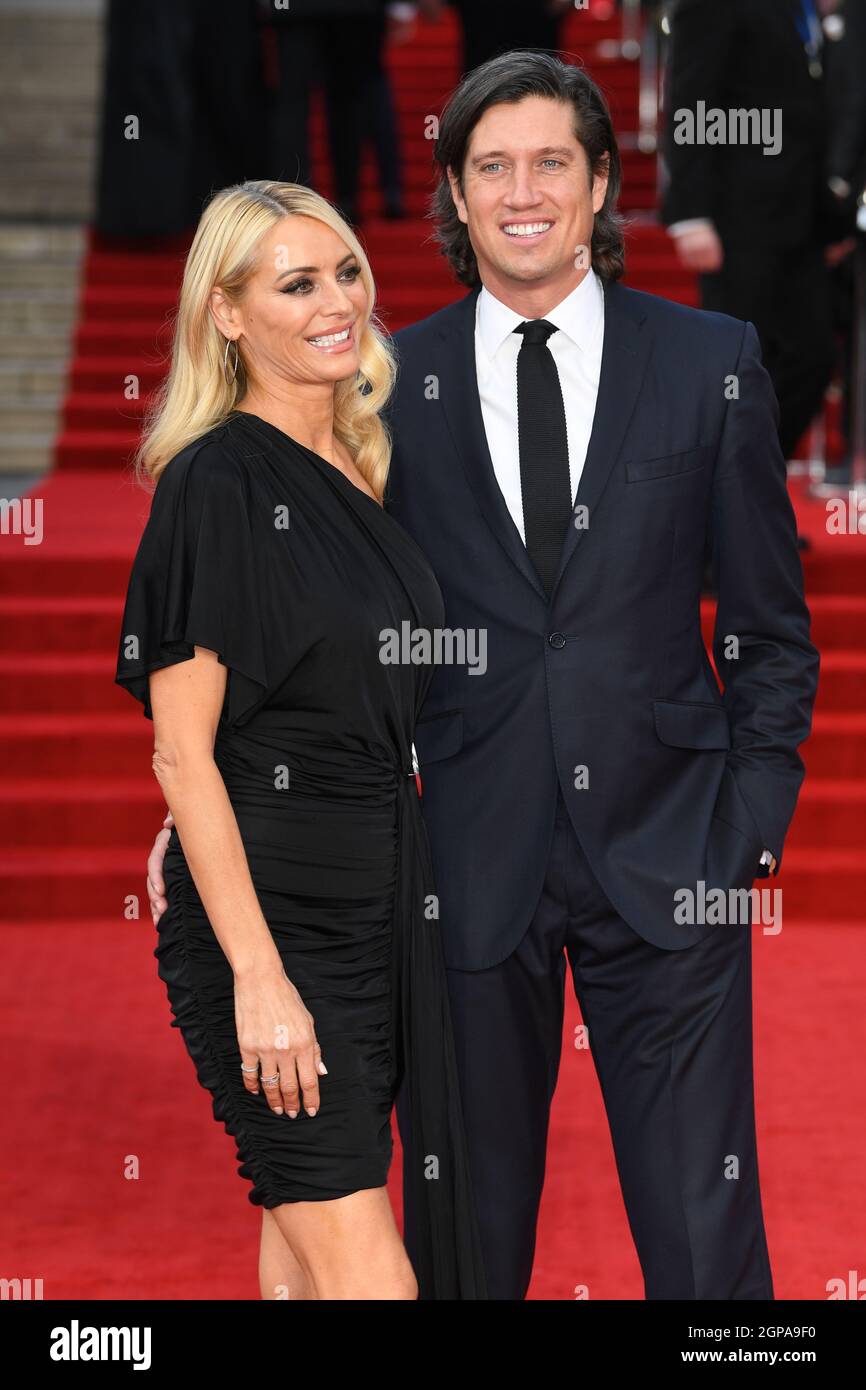 Londres, Royaume-Uni. 28 septembre 2021. 28 septembre 2021, Londres, Royaume-Uni Tess Daly et Vernon Kay arrivant à la première mondiale No Time to Die, The Royal Albert Hall, Londres. Crédit : Doug Peters/Alamy Live News Banque D'Images