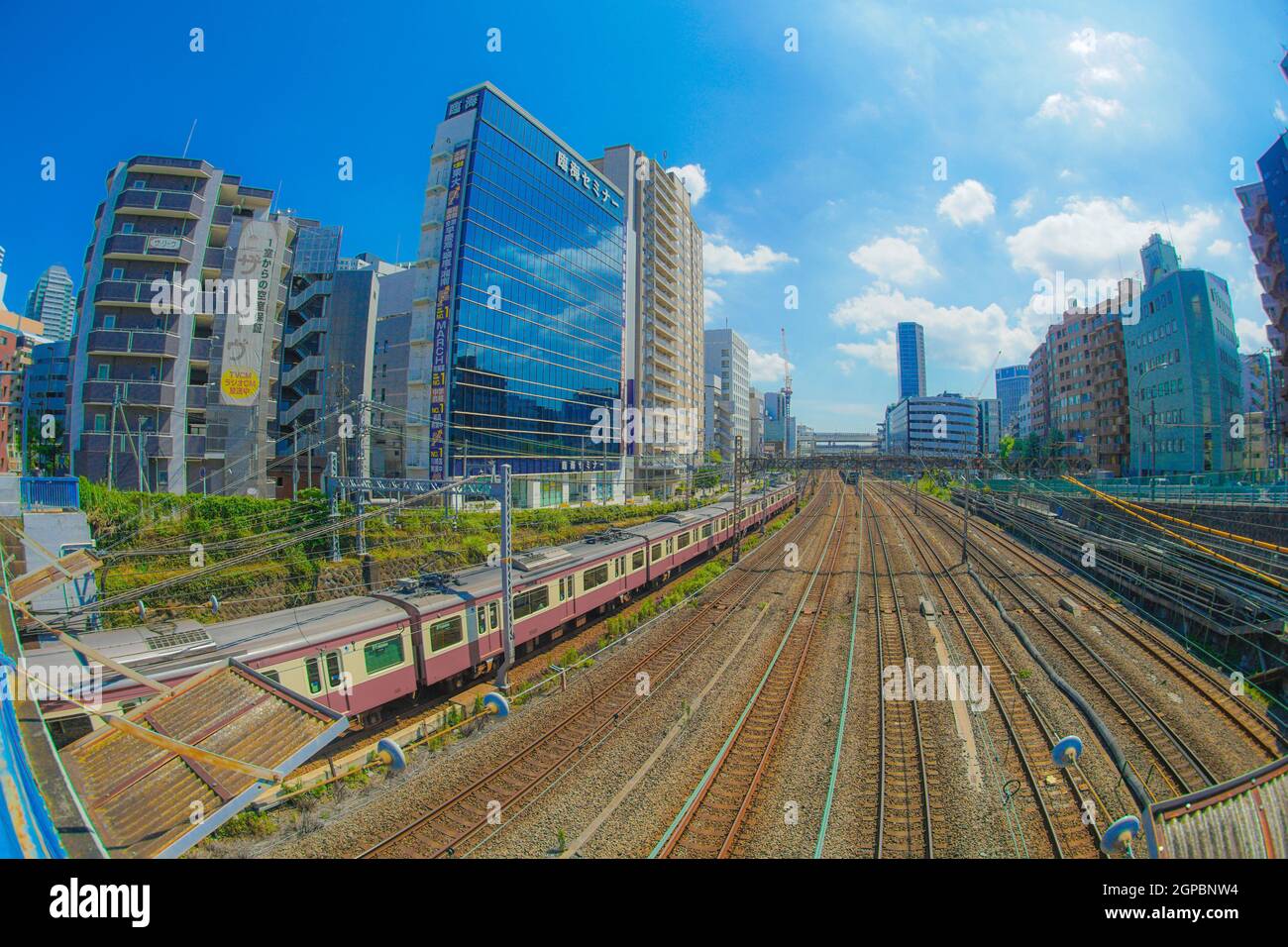 Groupe de lignes menant à la gare de Yokohama. Lieu de tournage : préfecture de kanagawa, ville de Yokohama Banque D'Images