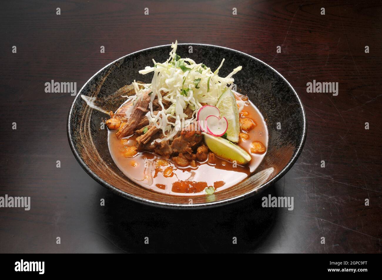 Délicieux plat mexicain connu sous le nom de Yucatan Pozole Rojo Banque D'Images