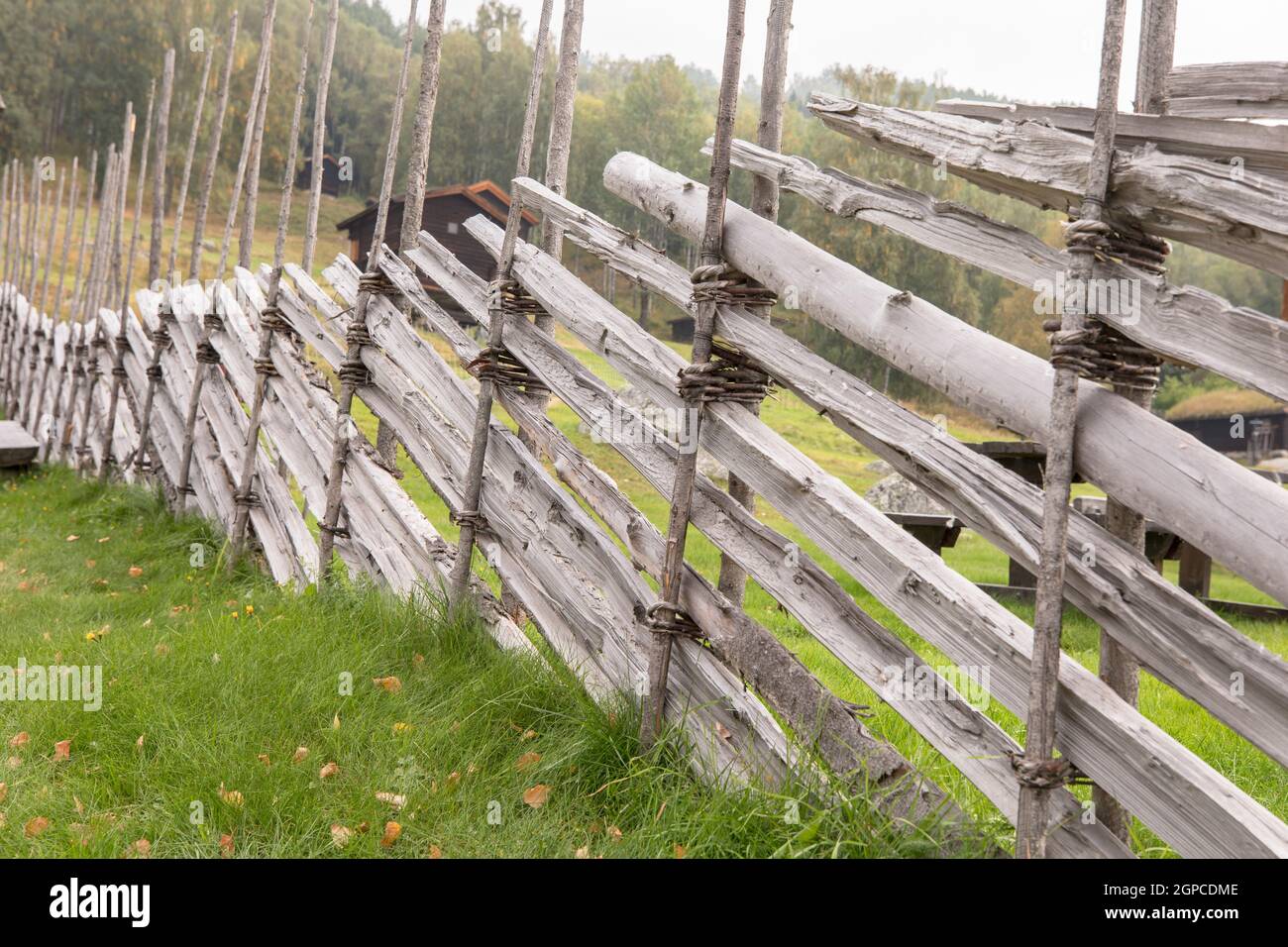 Clôture traditionnelle à la main à Uvdal, en Norvège Banque D'Images