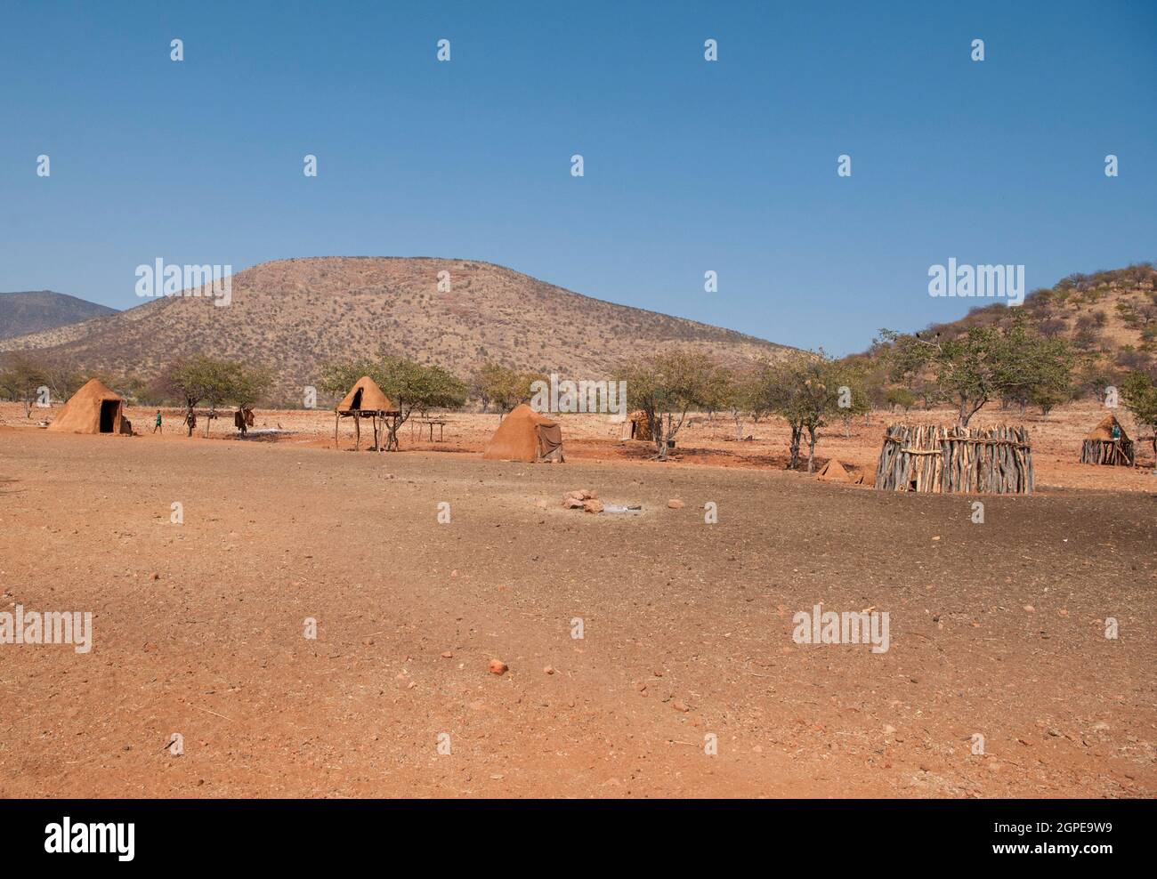 Village de la tribu Himba, Kaokoveld, Namibie, Afrique du Sud Banque D'Images