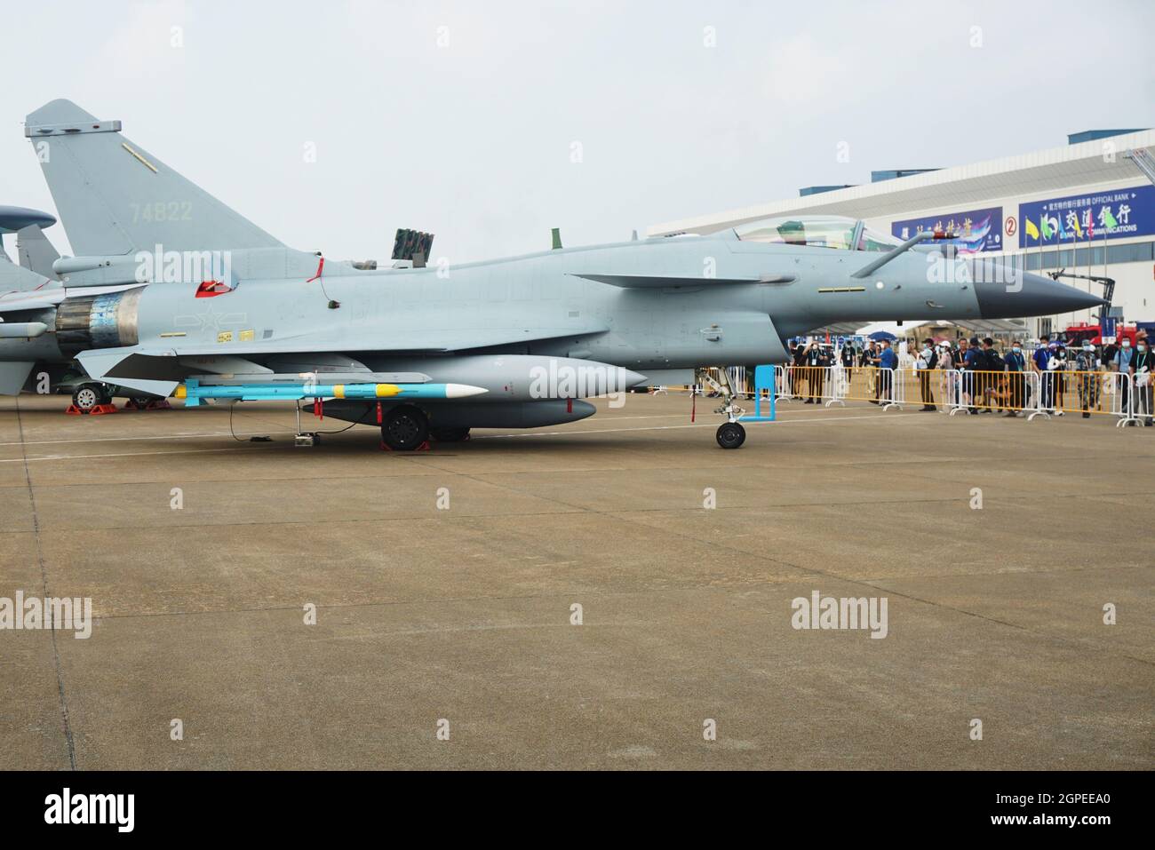 Zhuhai, Zhuhai, Chine. 29 septembre 2021. Le chasseur J-10C a été photographié au Zhuhai Air Show le 29 septembre 2021.en tant que chasseur‚ à un seul moteur le plus avancé J-10C, il a fait ses débuts au Zhuhai Air Show et a attiré l'attention de nombreux fans militaires.le chasseur J-10C est un chasseur multi-usages supersonique amélioré de troisième génération développé par mon pays indépendamment.„ Il est équipé de systèmes avioniques avancés et de multiples armes aéroportées avancées. Crédit : ZUMA Press, Inc./Alay Live News Banque D'Images