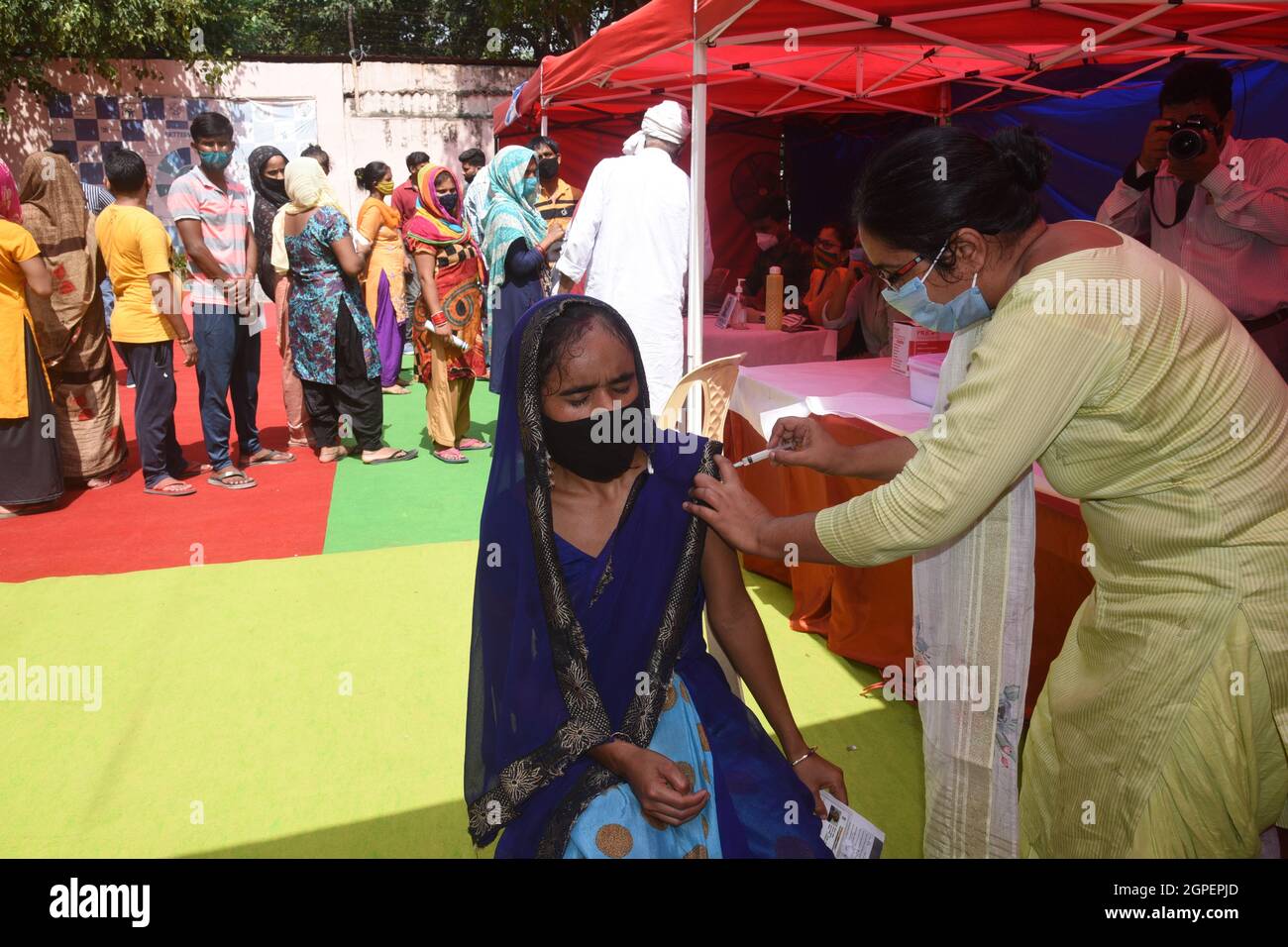 New Delhi, Inde. 29 septembre 2021. Un programme d'inoculation massive contre Covid-19 à New Delhi en Inde marque une étape importante pour une personne sur quatre entièrement éligible vaccinée. (Photo de Sondeep Shankar/Pacific Press) Credit: Pacific Press Media production Corp./Alay Live News Banque D'Images