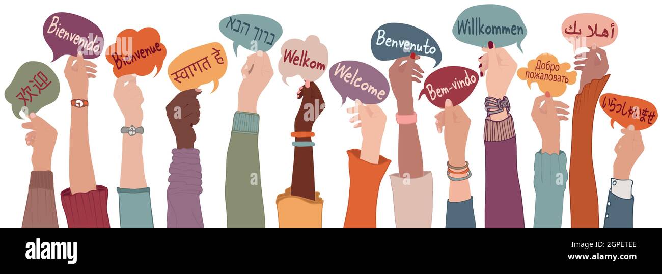 Bras et mains levés de personnes multiethniques de différentes nations et continents tenant des bulles de discours avec du texte -Bienvenue- langues internationales Illustration de Vecteur
