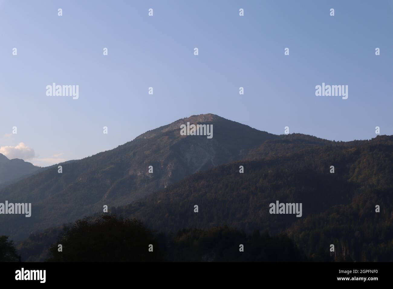 Lac de montagne dans les Dolomites, Alpes Banque D'Images