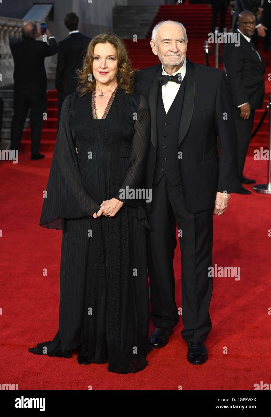 La photo doit être créditée ©Alpha Press 079965 28/09/2021 Barbara Broccoli, Michael G Wilson James Bond pas de temps pour mourir première mondiale au Royal Albert Hall de Londres Banque D'Images