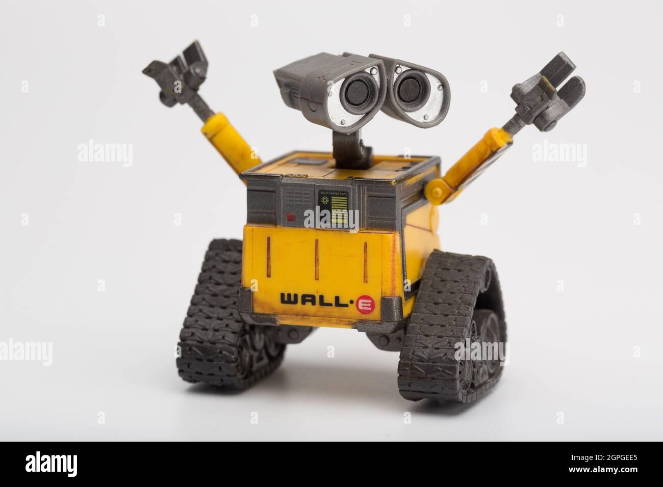 Moscou, Russie - 29 septembre 2021 : PERSONNAGE DE jouet ROBOT WALL-E du film de science-fiction animé par ordinateur produit par Pixar animation Studios. Banque D'Images