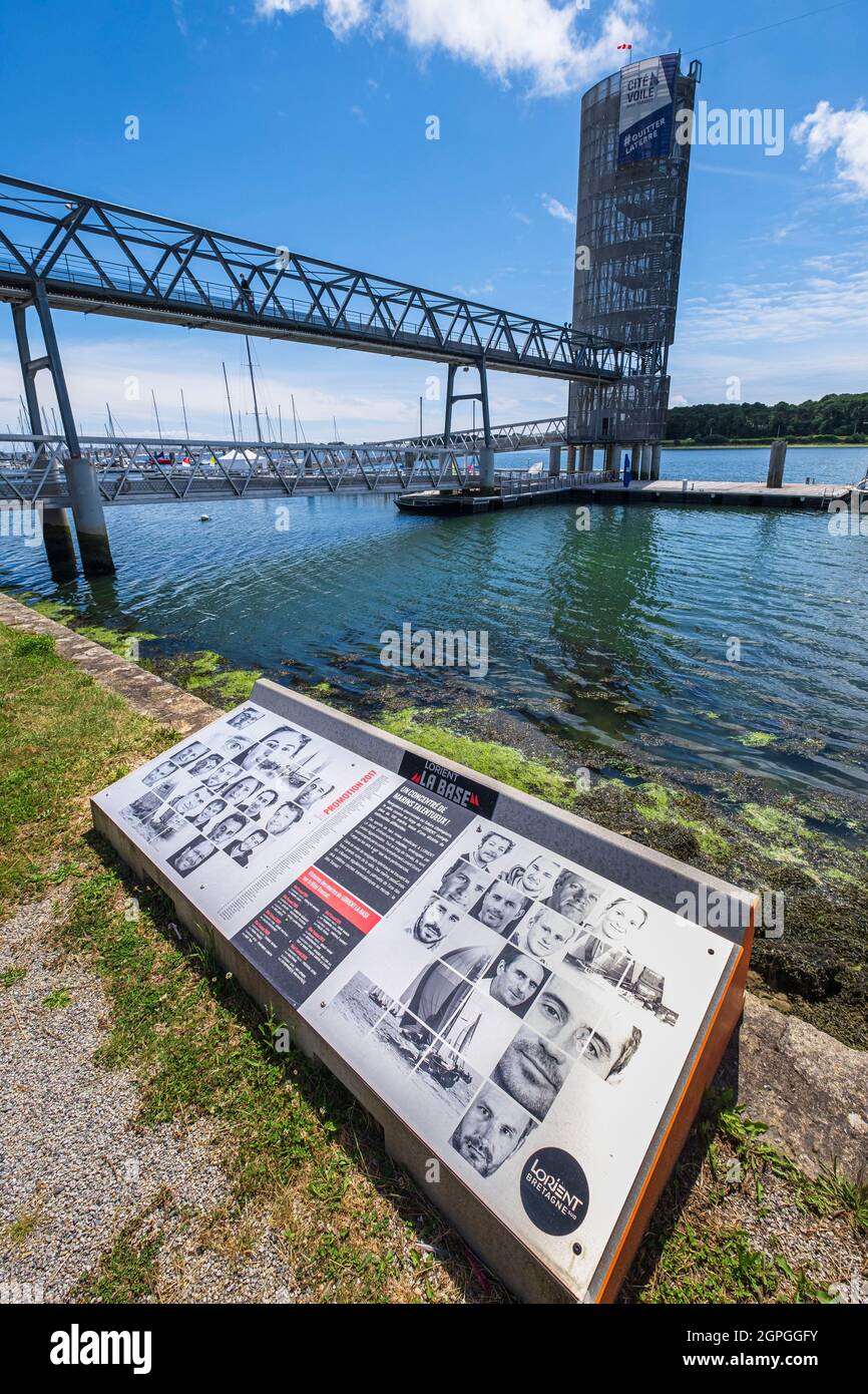 France, Morbihan, Lorient, port de Lorient la base, Cité de la voile Eric Tabarly, centre d'exposition multimédia et site touristique dédié aux courses maritimes Banque D'Images
