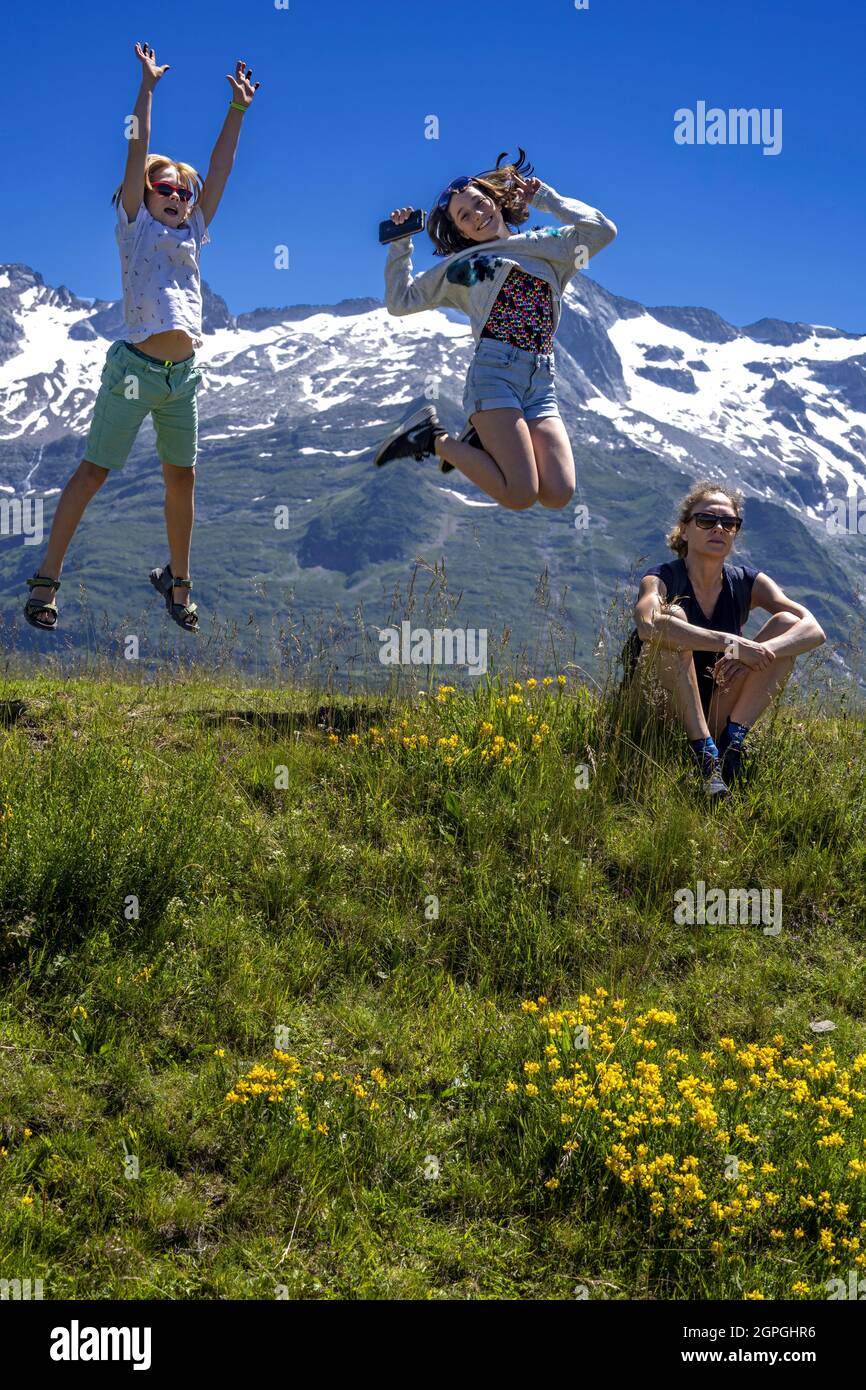 France, Occitanie, Pyrénées, haute Garonne, Luchon Superbagneres, trekking en famille Banque D'Images