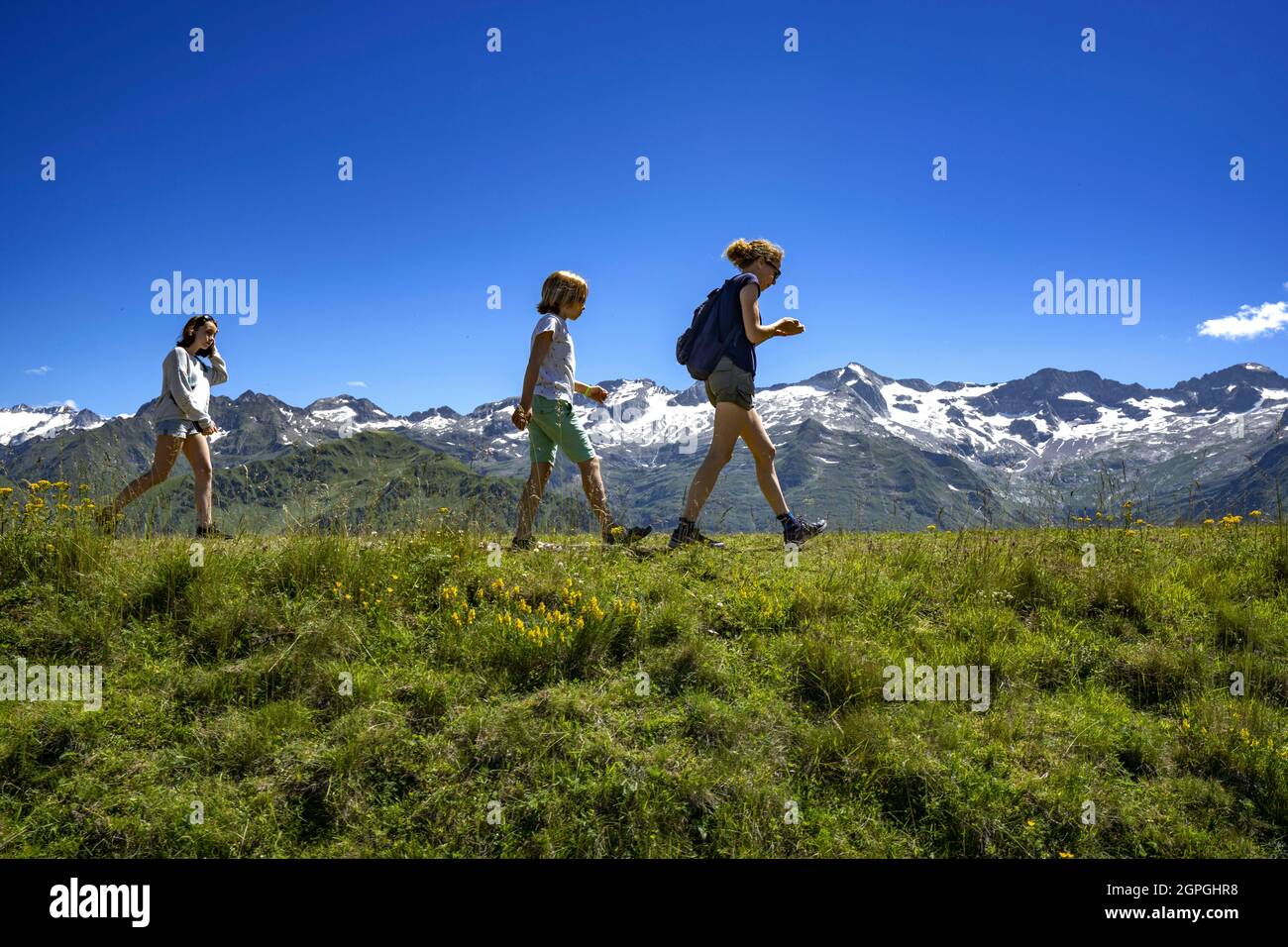 France, Occitanie, Pyrénées, haute Garonne, Luchon Superbagneres, trekking en famille Banque D'Images