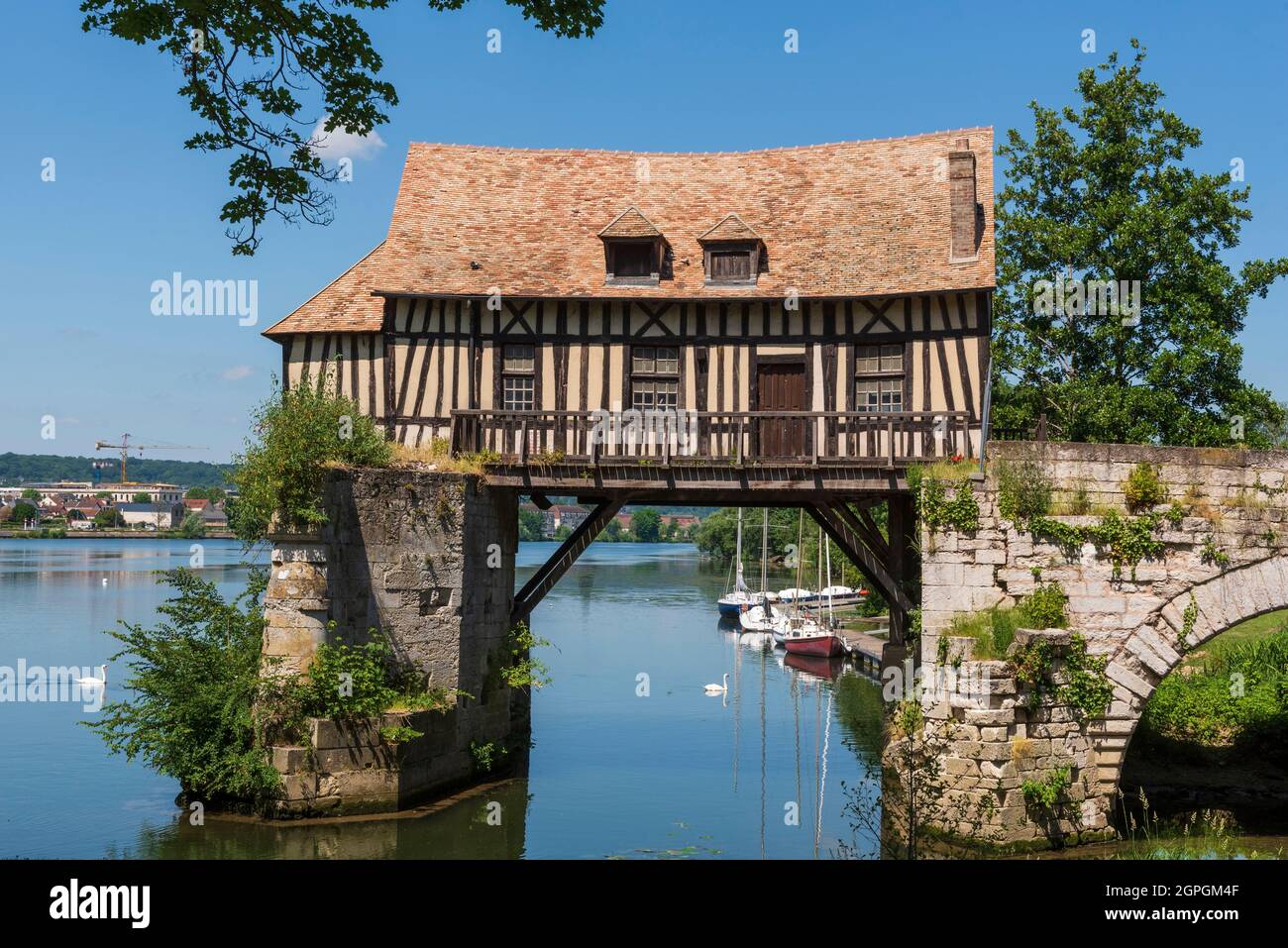 La France, l'Eure, Vernon, le vieux moulin sur le vieux pont sur la Seine Banque D'Images