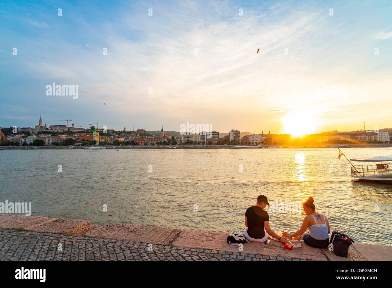 Hongrie, Budapest, classée au patrimoine mondial de l'UNESCO, quartier Pest, coucher de soleil sur le Danube Banque D'Images