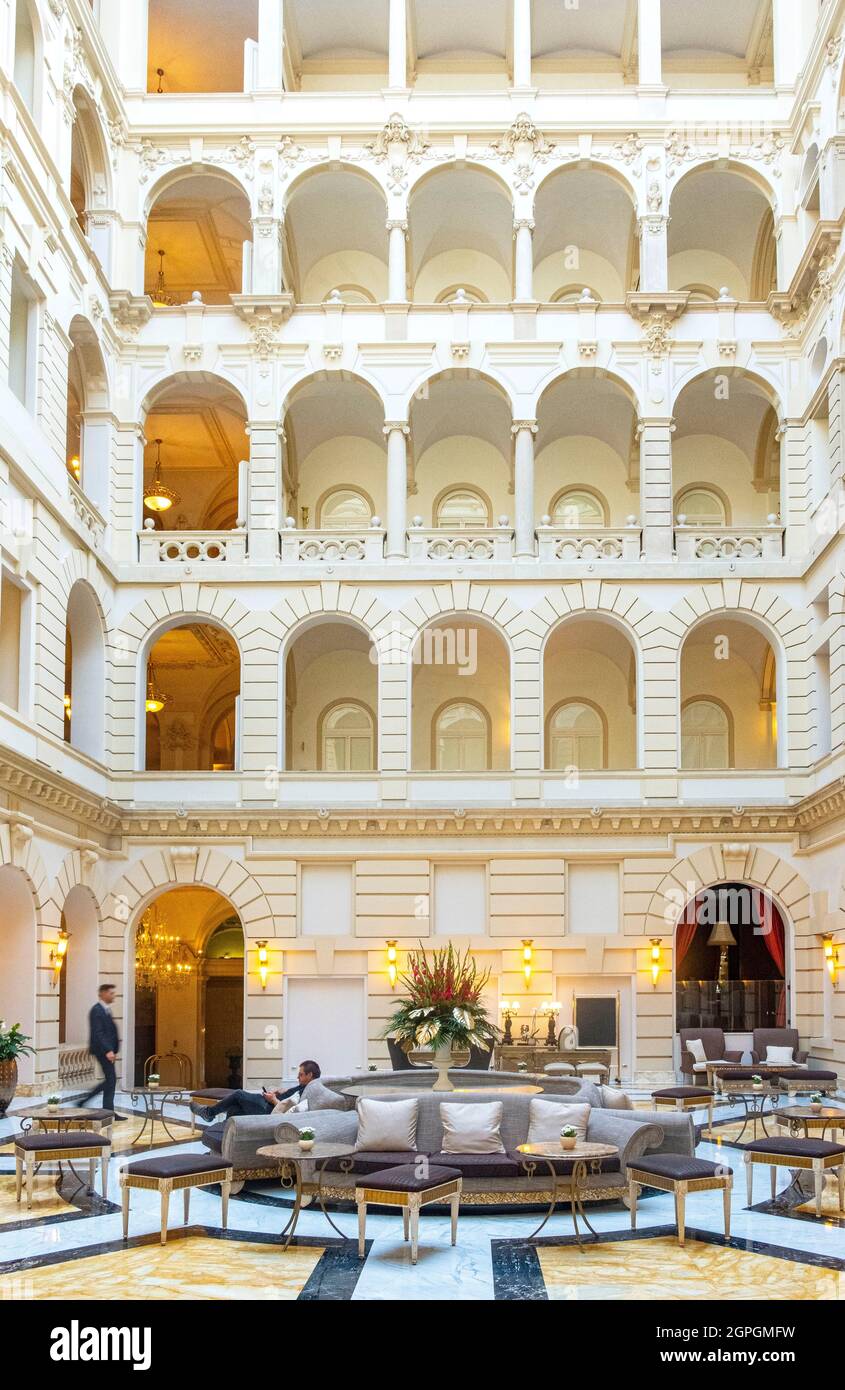 Hongrie, Budapest, classée au patrimoine mondial de l'UNESCO, Pest district, l'hôtel New York Palace, construit en 1894 Banque D'Images