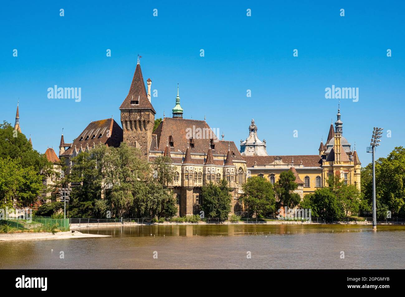 Hongrie, Budapest, classée au patrimoine mondial de l'UNESCO, Pest district, Varosliget, Château de Vajdahunyad Banque D'Images