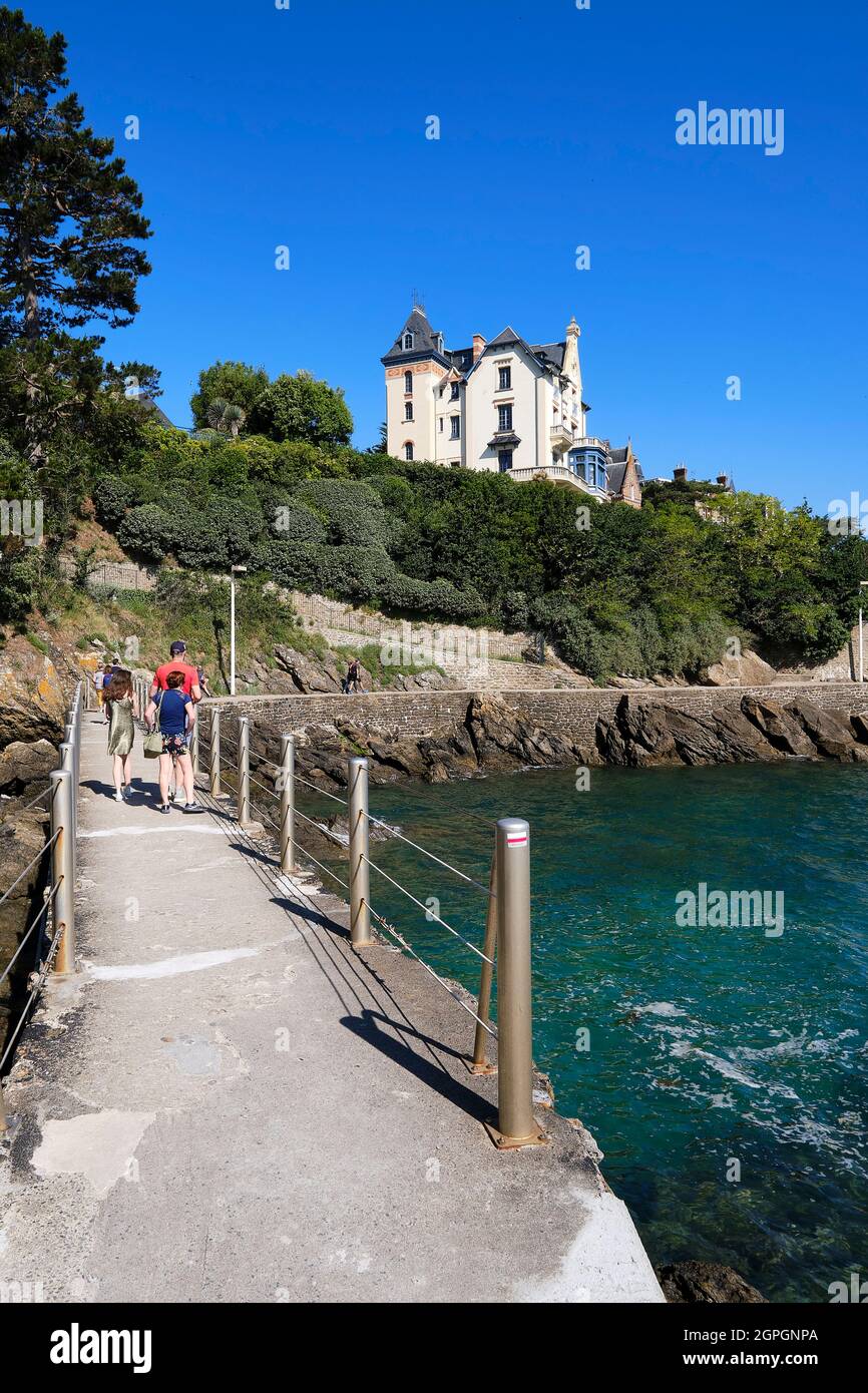 Chemin De Ronde De La Malouine Dinard France, Ille et Vilaine, Côte d'Emeraude, Dinard, chemin de ronde de la  Malouine (autour de la pointe de la Malouine), sentier de randonnée GR 34  Photo Stock - Alamy