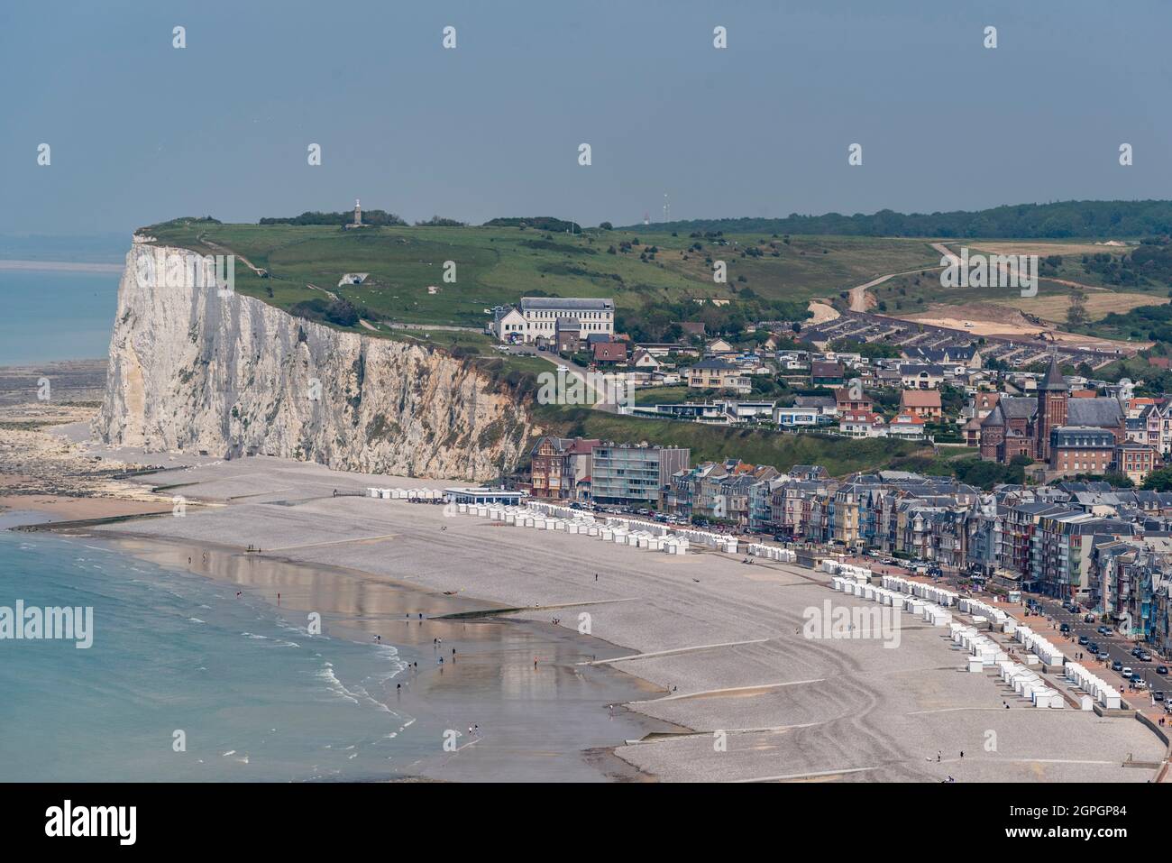 France, somme, Mers les bains, villas Art nouveau, cabines de plage et falaises de craie Banque D'Images