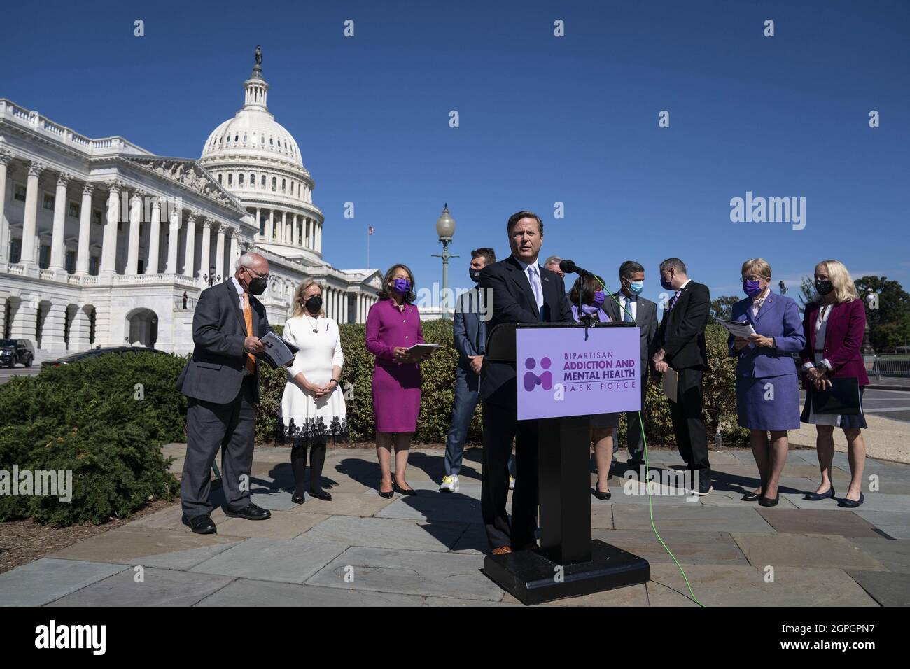 Washington, États-Unis. 29 septembre 2021. Le représentant Donald Norcross (D-NJ) s'exprime aux côtés des membres du groupe de travail bipartisan sur la toxicomanie et la santé mentale lors d'une conférence de presse sur l'ordre du jour législatif du groupe de travail en dehors du Capitole des États-Unis, à Washington, DC, le mercredi 29 septembre 2021. Photo de Sarah Silbiger/UPI crédit: UPI/Alay Live News Banque D'Images