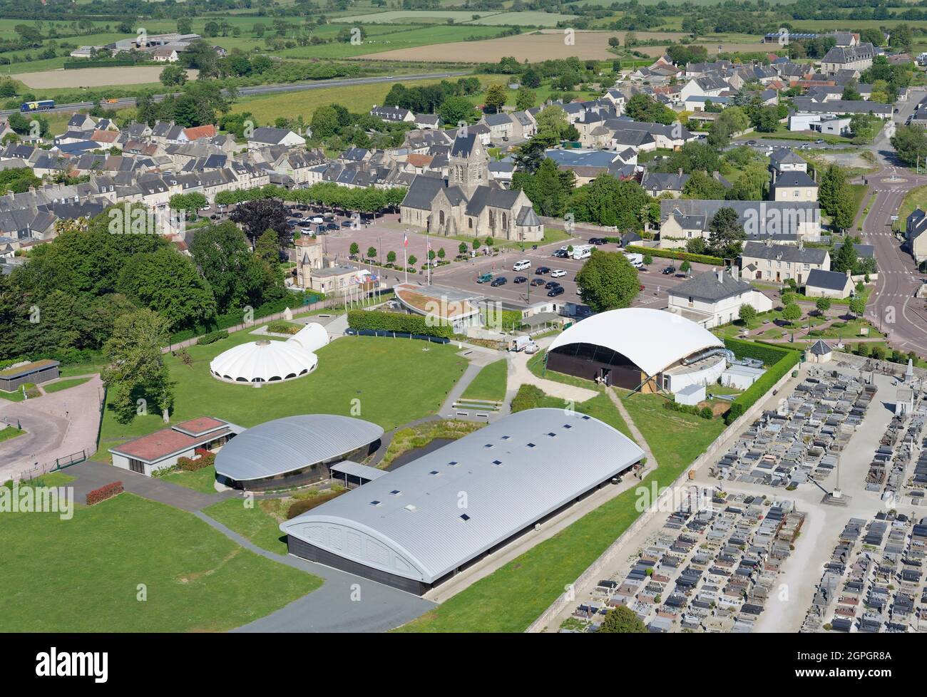 France, Manche, Sainte-Mère Eglise, musée (vue aérienne) Banque D'Images