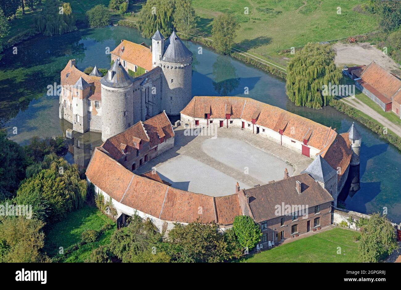 La France, Pas de Calais, Fresnicourt le Dolmen, l'Olhain Château (vue aérienne) Banque D'Images