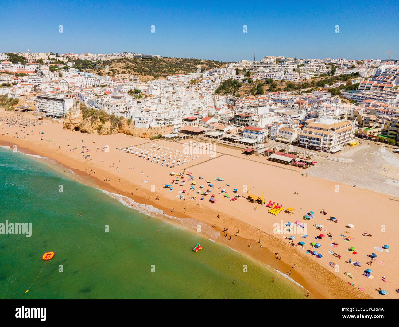 Portugal, Algarve, Albufeira, Peneco Beach (vue aérienne) Banque D'Images