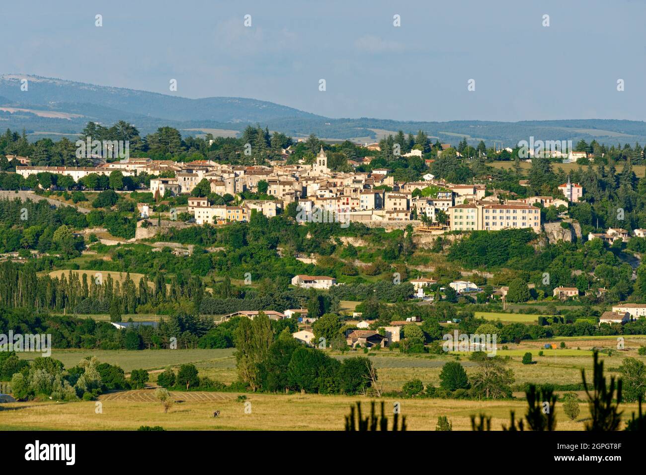 France, Vaucluse, district de Sault, vue d'ensemble du village de Sault Banque D'Images