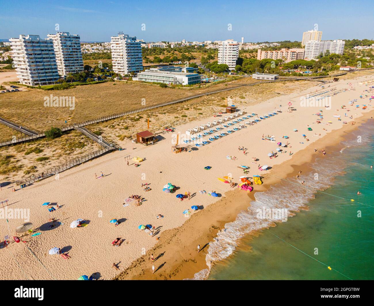 Portugal, Algarve, plage de Praia do Alvor (vue aérienne) Banque D'Images