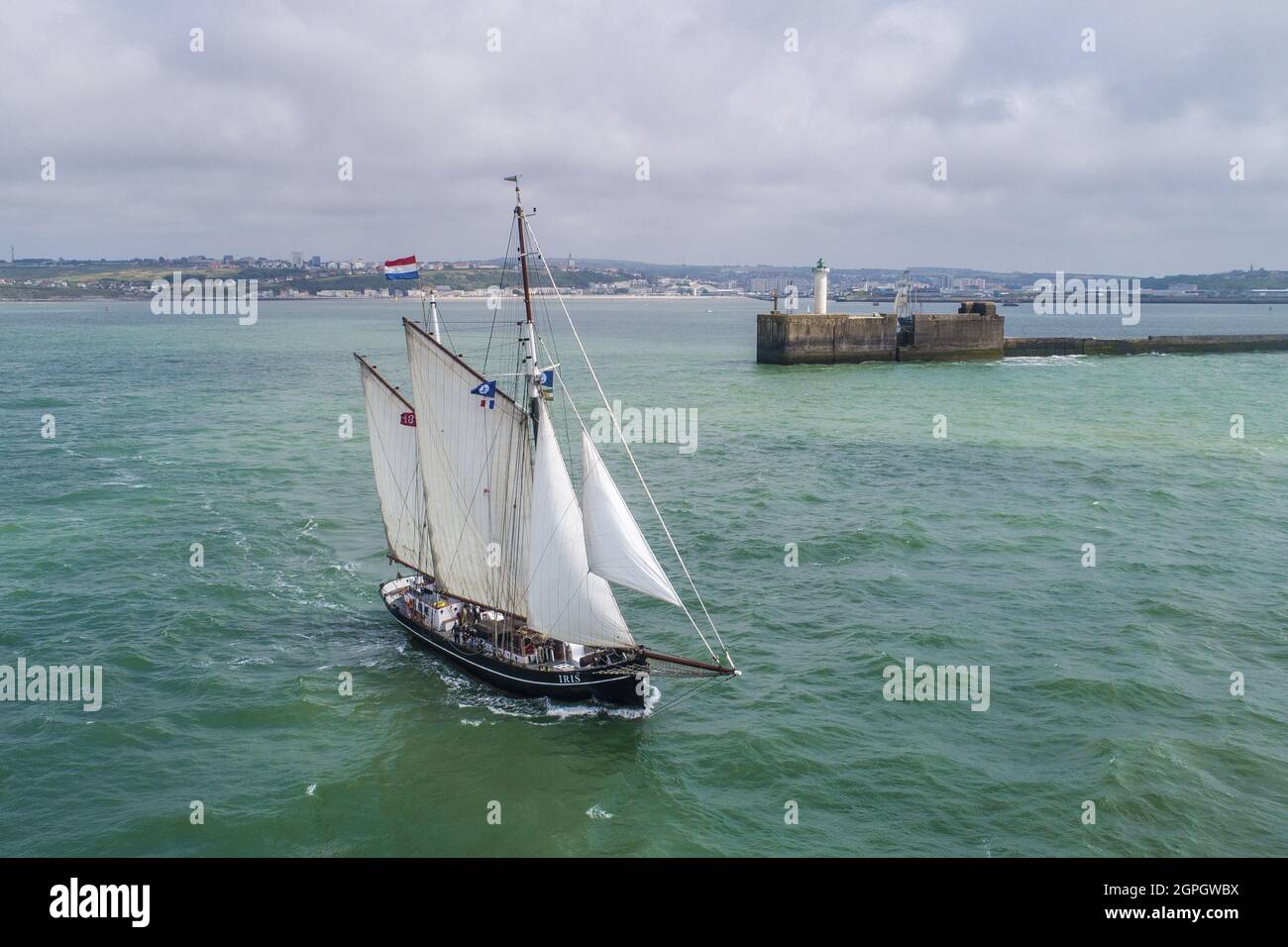 france, pas de calais, boulogne-sur-mer, fête maritime, vieille rigeage en mer près de la digue de Carnot (vue aérienne) Banque D'Images